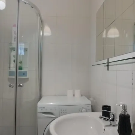 Close To Yumbo,free Parking