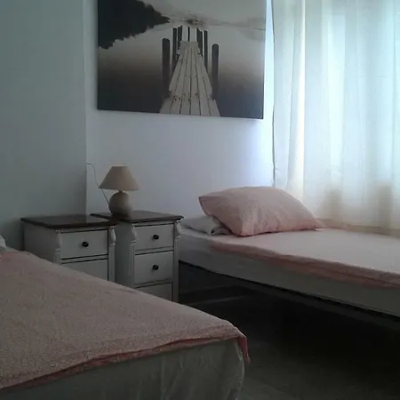 Close To Yumbo,free Parking Διαμέρισμα